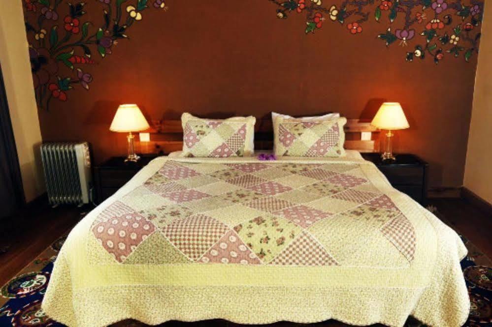 Bhutan Metta Resort And Spa พาโร ภายนอก รูปภาพ